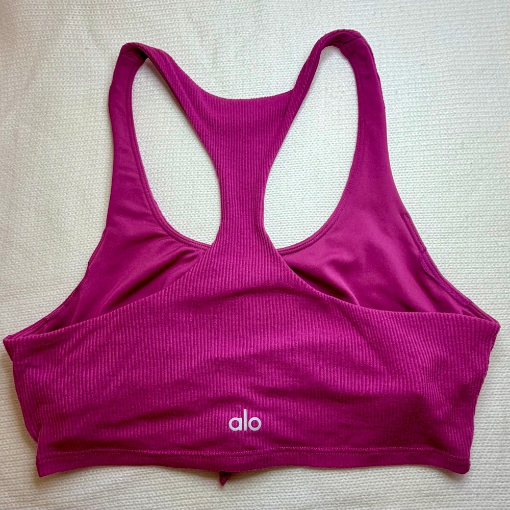 ALO Yoga Ribbed “It’s a Knot” Sports Bra
Magenta Size S - Picture 2 of 4